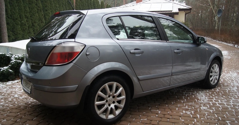 Opel Astra cena 15900 przebieg: 175700, rok produkcji 2005 z Góra Kalwaria małe 277